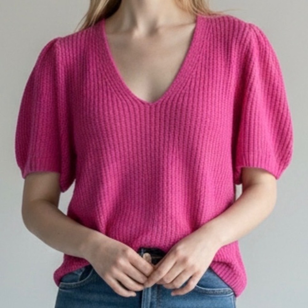 Women's Puff Sleeve Sweater V-Neck Magenta Fuchsia Preppy Career size Medium C&A